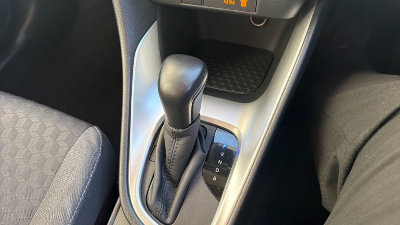 Toyota Yaris 1.5 Hybrid Design 5dr CVT Hybrid Hatchback